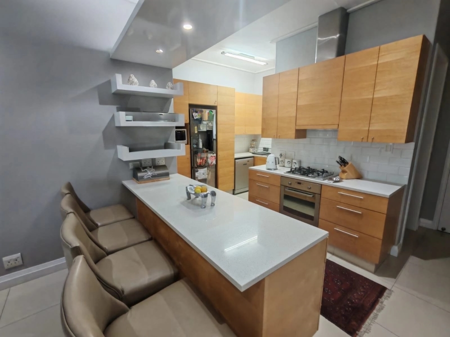 1 Bedroom Property for Sale in Summerstrand Eastern Cape